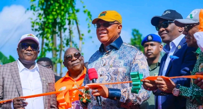 Governor Eno Of Akwa Ibom Commissions 4.8km Of Roads In Eket, 