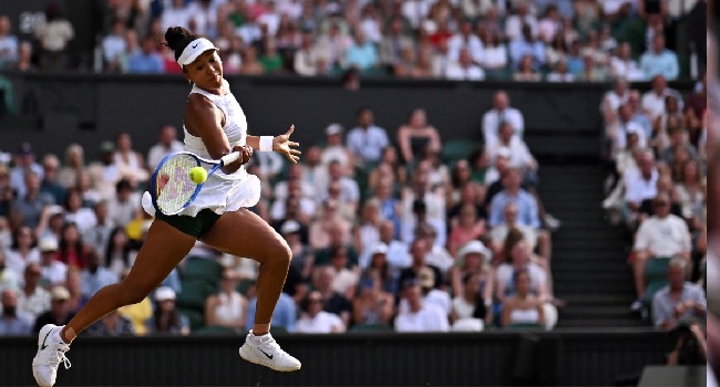 Osaka Surprises Top Seed Sabalenka in Wimbledon Round of 16
