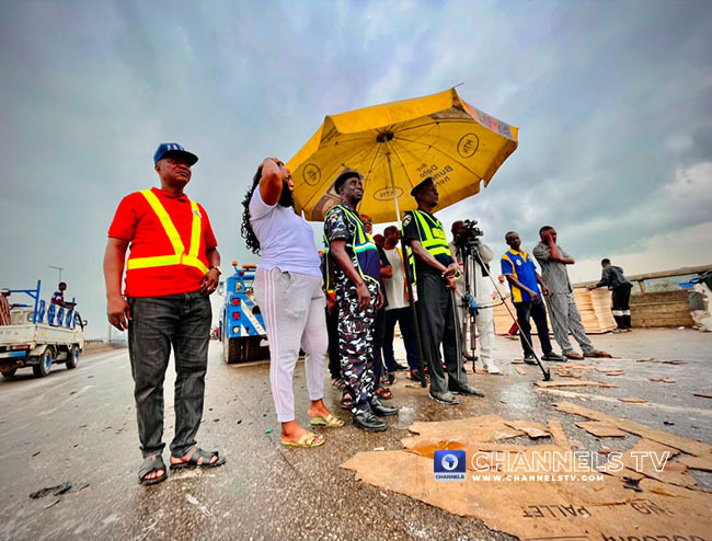 Otedola_Accident_SCene_24th_July_2026_24 PHOTO STORY: How Fatal Multi-Vehicle Kara Bridge Crash Grounded Lagos Traffic, Left Commuters Stranded