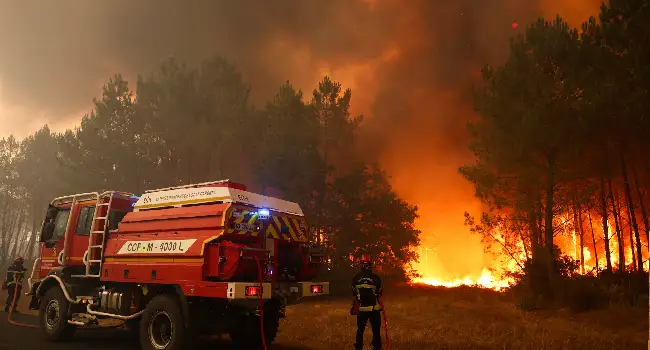 Spain-france-wildfire-1 160,000 Evacuated As Record Wildfires Ravage France, Spain